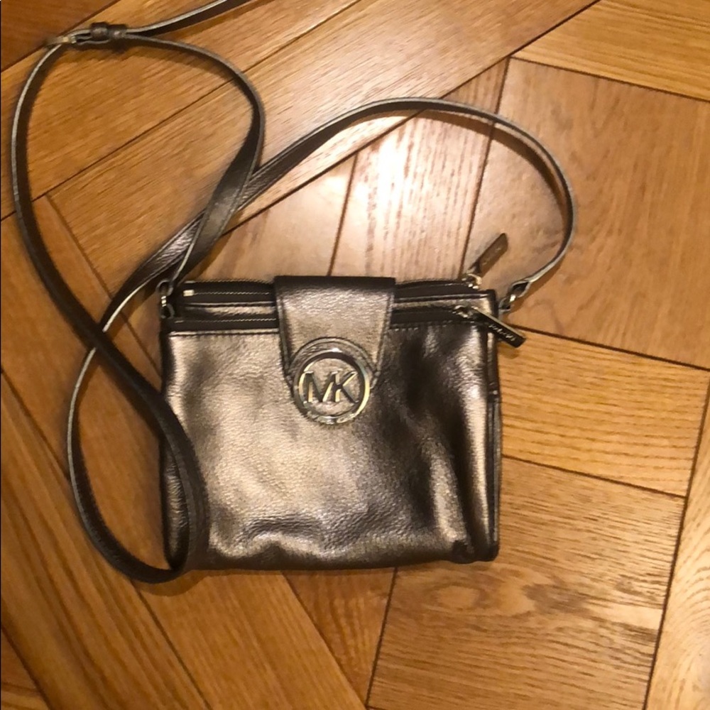 Michael kors cross body